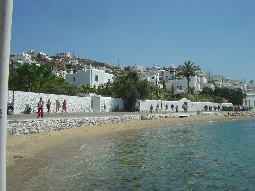 Île grecque abordable — village de pêcheurs