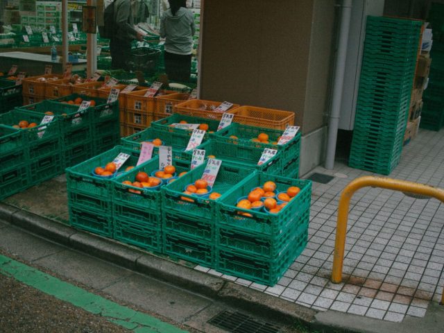 Où trouver les meilleurs marchés et produits locaux à Athènes