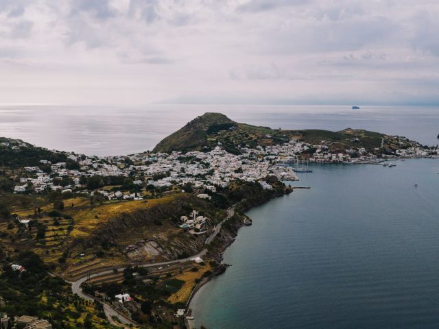 Pourquoi l’île des cochons attire-t-elle tant de voyageurs en Grèce ?