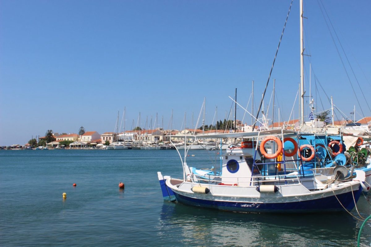 Guide voilier Cyclades : escales authentiques et préparation